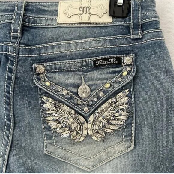 ✨MISS ME✨Women's Blue Denim Mid Rise Capris - Picture 1 of 11